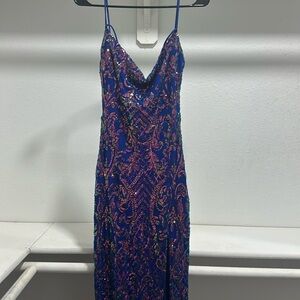 Small Windsor dress with a cross back 
Wore once